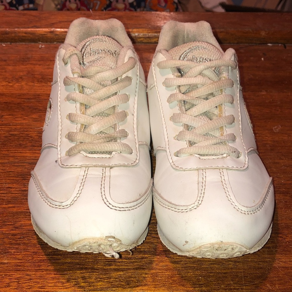 Kids chassé sneakers size 3